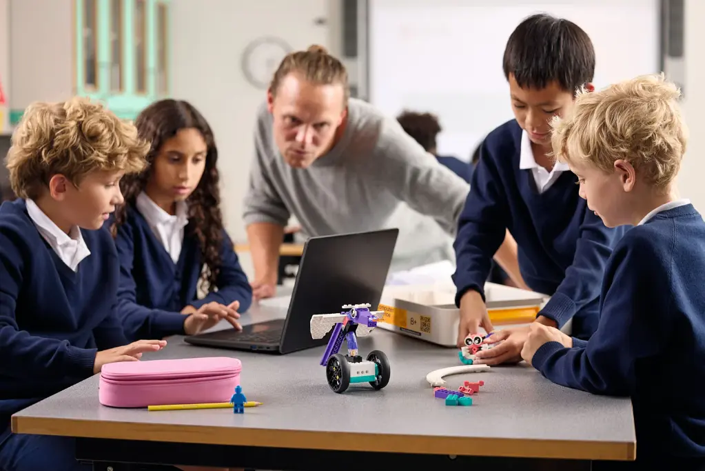 LEGO Education Zinātnes un AI komplekts: 8+ gadiem